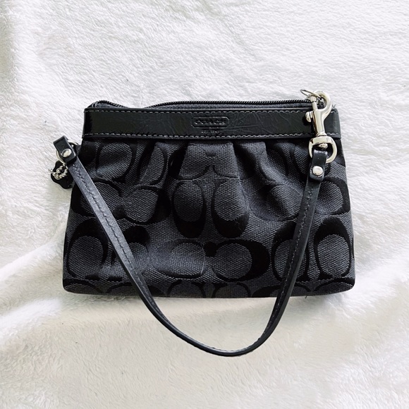 Coach Black Wristlet Bag - Picture 1 of 3